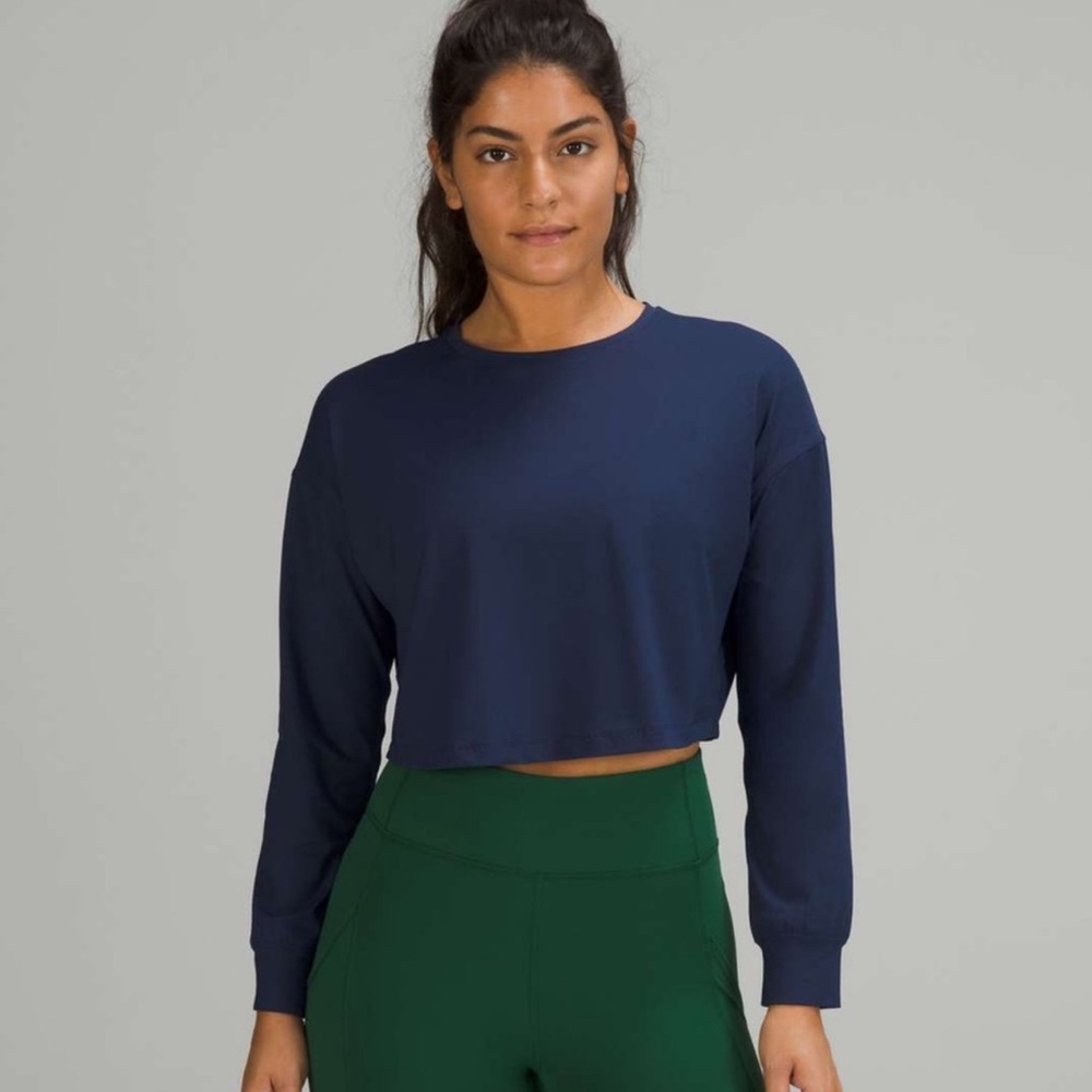 Lululemon 🦋 Women’s Muscle Love Long Sleeve Shirt Navy Blue Night Sea Medium EUC